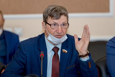 Депутаты направят более 128 млн рублей на поддержку школ и детских садов